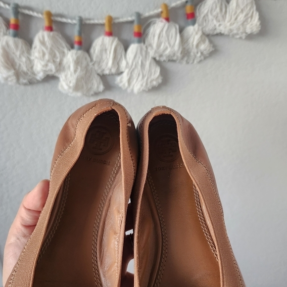 Tory Burch Jolie Leather Slip On Ballerina Flat Tan Brown Logo Casual 7 - Picture 5 of 10